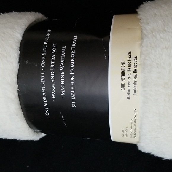 St Moritz Lambswool Throw - Picture 4 of 4